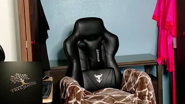 TreeJeanne Chat XXX in diretta