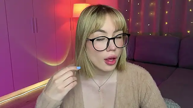 Pokazy przed kamerką – Aurelia_Voss