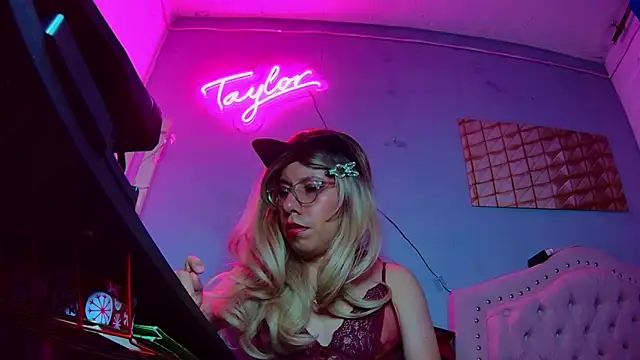 عرض كام Taylor_Cum_Hot