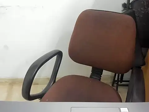 HotsurbhiのライブXXXチャット