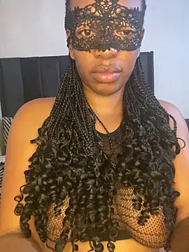 Curvyslut92 webcam show