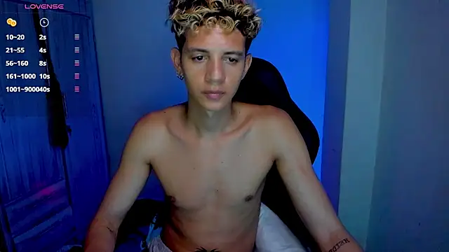 tylernovaのウェブカメラショー