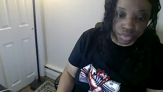 Sexymona1218: онлайн-секс-чат