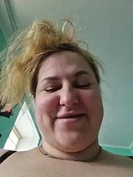 LianaJu live XXX chat