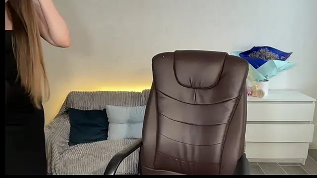 EvaMaddison Adlı Modelin Canlı XXX Sohbeti