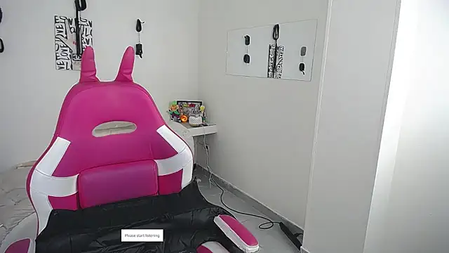 Leonard_Price Live XXX-Chat