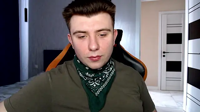 honey_furry Show Webcam