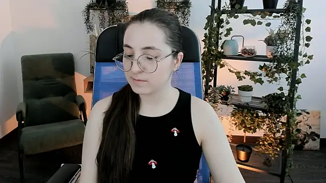 VirtuallVoyant Chat XXX live