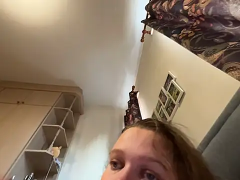 Scarletcum22's Webcam Show