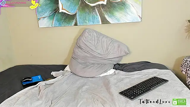 TattoedLexi_ élő XXX-chatje