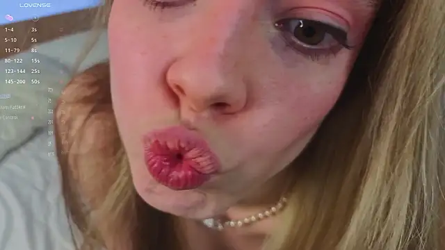 TiffinyMergist 라이브 XXX 채팅