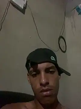 Aleexxx_2005's Webcam Show