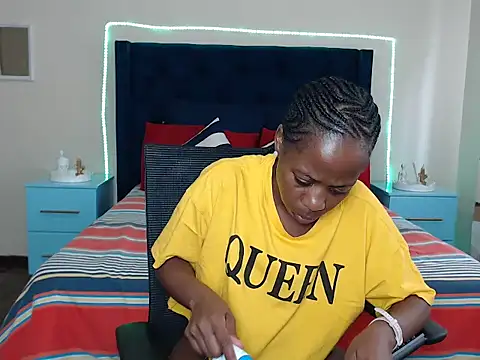 QUEENMANDYY's Live XXX Chat