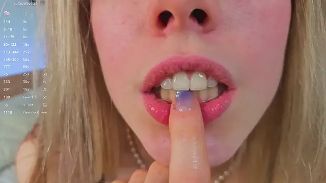 TiffinyMergist live XXX chat