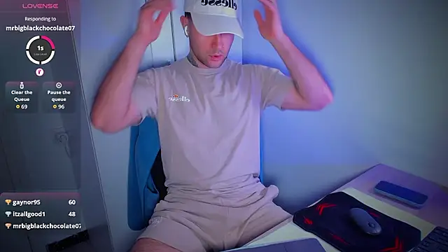 HonestAndrew's Live XXX Chat