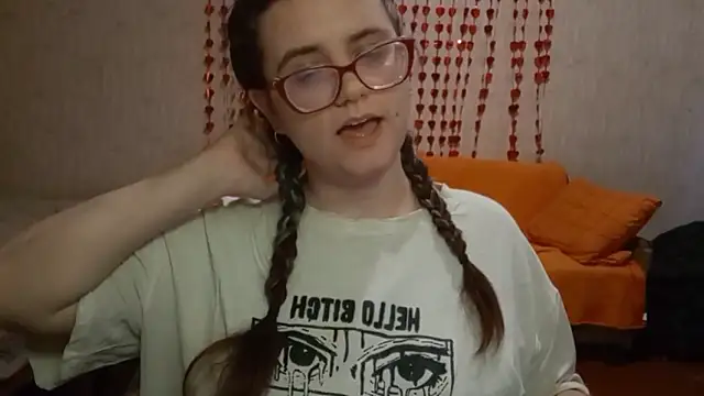 Miyabeee Adlı Modelin Canlı XXX Sohbeti