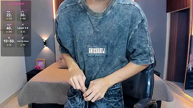 Chat XXX en directo de Tommy18__