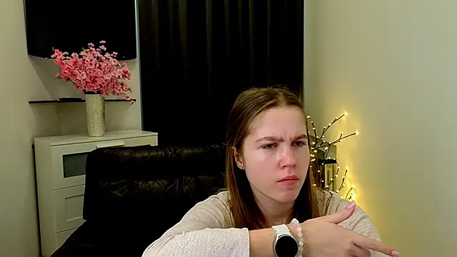 Just_L0VE_me Adlı Modelin Canlı XXX Sohbeti