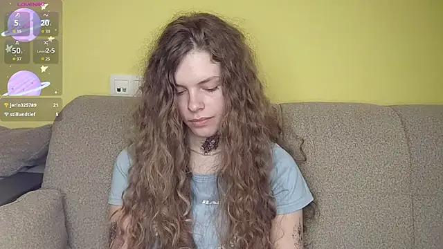 Онлайн чат XXX RayaNenlia