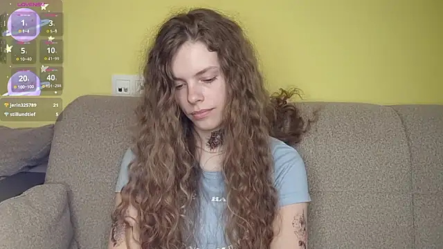 RayaNenlia's Live XXX Chat