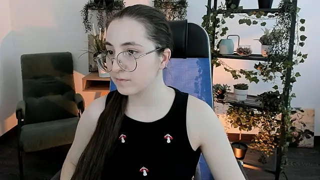 VirtuallVoyant live XXX chat