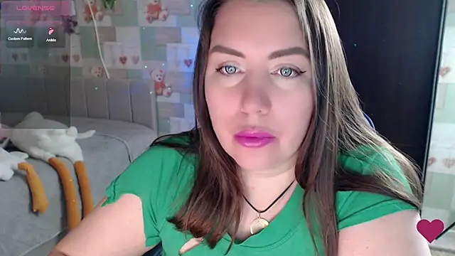 Korolek12's Live XXX Chat