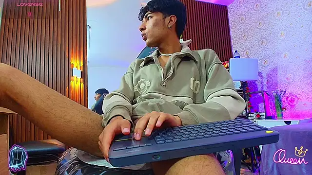 osamu_tay Adlı Modelin Canlı XXX Sohbeti