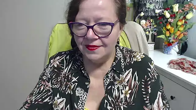 Adelewildx Show in webcam