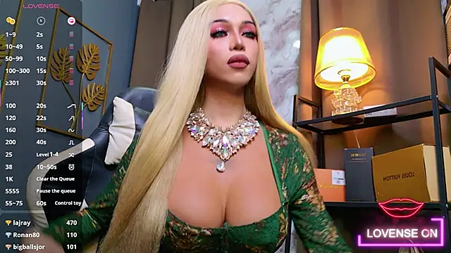 عرض كام CelinaWintour