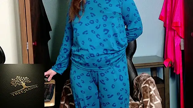 Онлайн чат XXX TreeJeanne