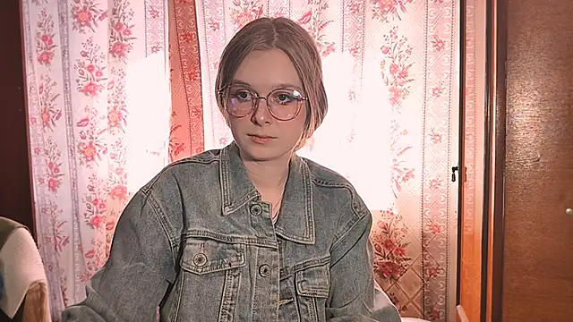 Онлайн чат XXX LiaVibes