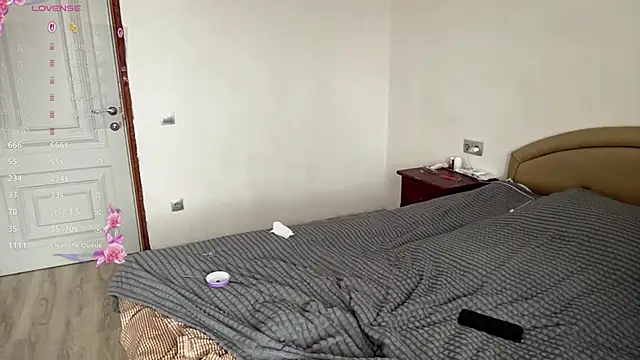 Little_ines Chat XXX live