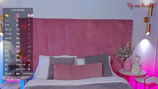 Mayzzie: вебкам-шоу