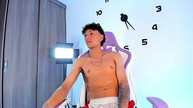 แชท XXX สดของ dominik_jackson_