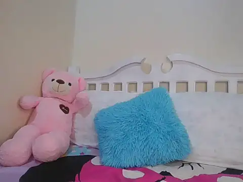 Slimboobyqueen's Live XXX Chat