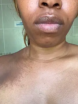 RedBerry88 Show in webcam