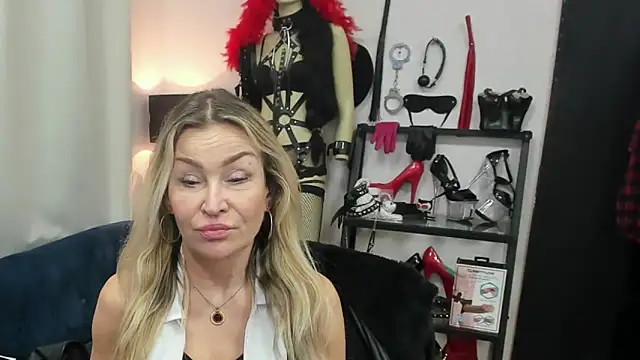 crystaLUXのライブXXXチャット