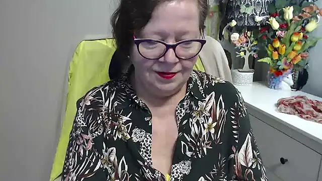 Adelewildx: вебкам-шоу