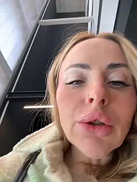 EmaSalis: онлайн-секс-чат