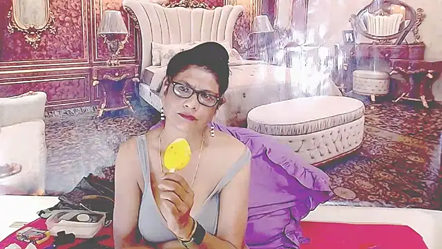 IndianAllure Chat XXX live