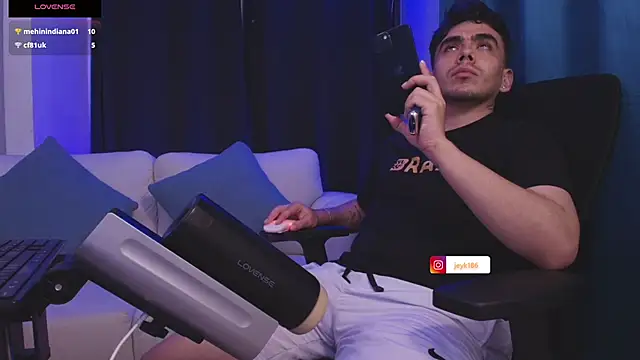 Guccy_Boy_Club Chat XXX in diretta