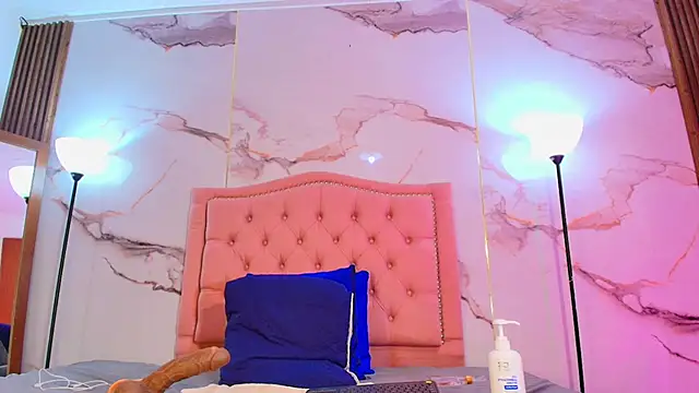 Chat +18 de AlyaThompson ao vivo