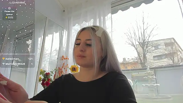 Ella_Vee: онлайн-секс-чат