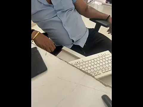 FlirtyxBoy Chat XXX in diretta