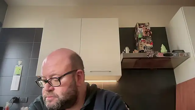 theitalianbear 即時 XXX 聊天