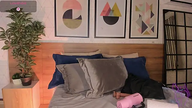 MiaKay1 Chat XXX live