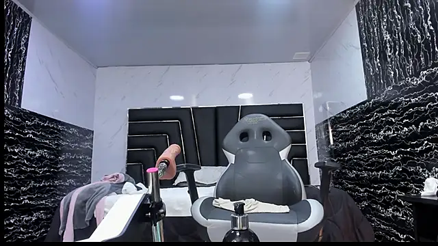 Ladyy_Scarlett élő XXX-chatje