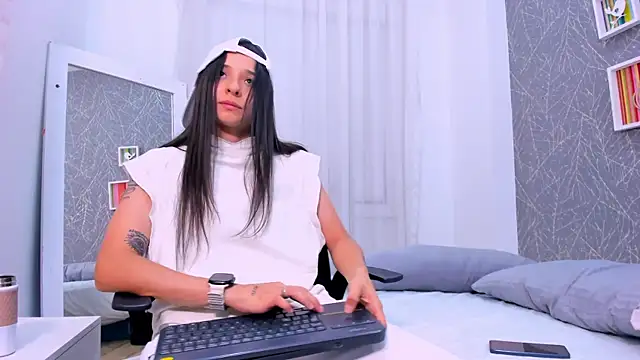 Chatroom XXX en direct de ViictoriiaSaenz