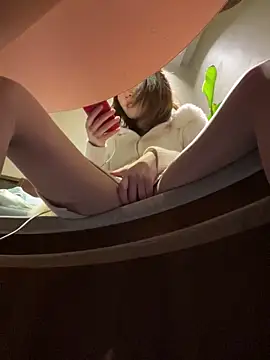 littleqiu élő XXX-chatje