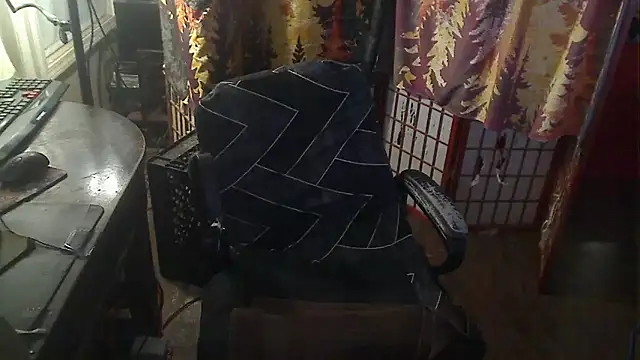 Ireallysquirt's Live XXX Chat